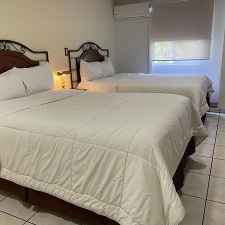Hotel Gardenia Inn San Salvador Esterno foto
