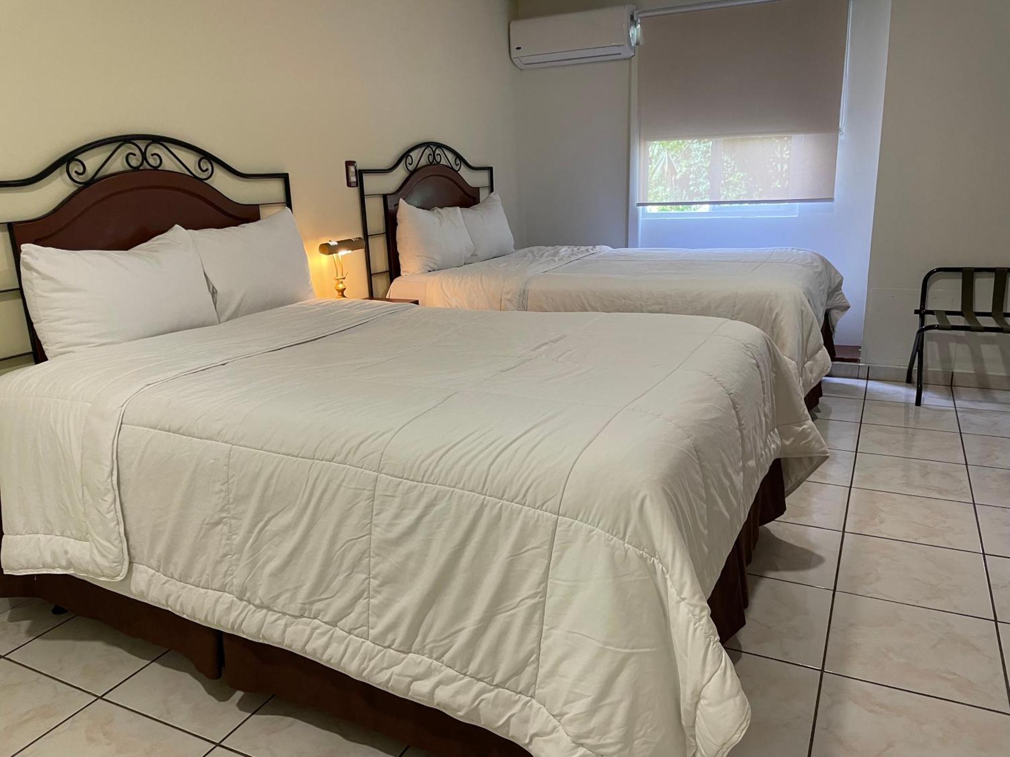 Hotel Gardenia Inn San Salvador Esterno foto