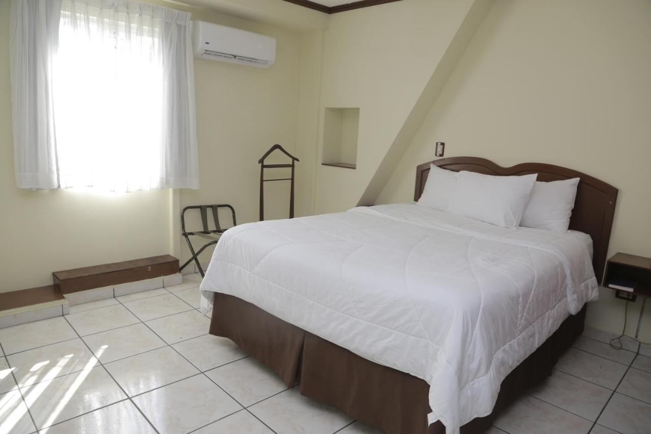 Hotel Gardenia Inn San Salvador Esterno foto